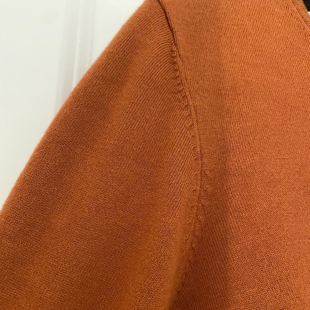 Tahari Sweater Sz. Medium - Picture 3 of 4